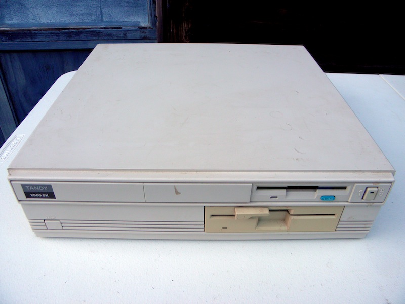 tandy2500sx_1.jpg