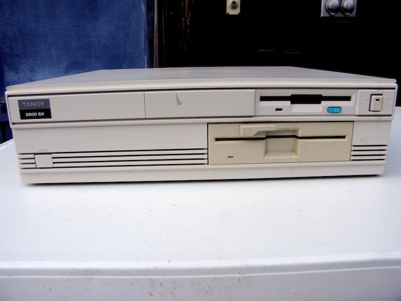 tandy2500sx_2.jpg