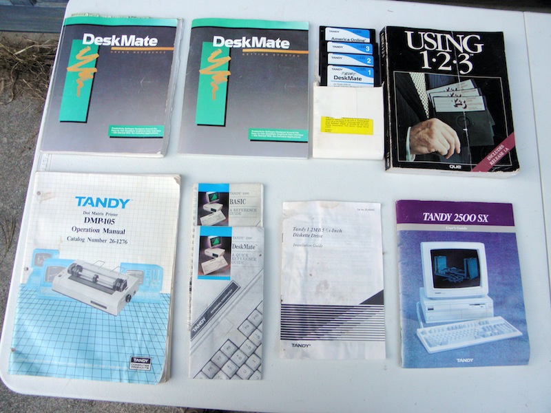 tandy2500sx_4.jpg