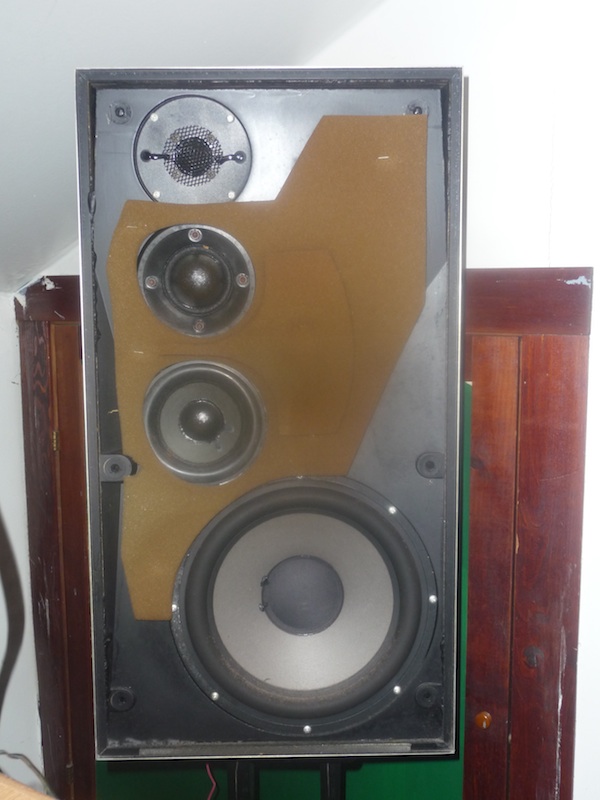 Beovox shop 2400 speakers